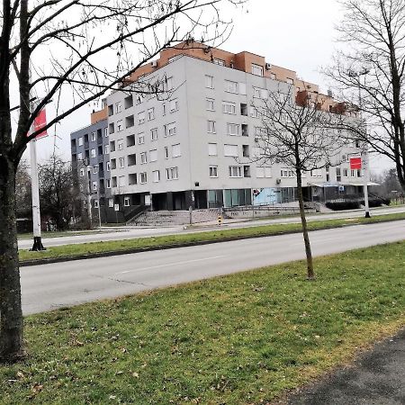 Ferienwohnung Apartman Ella Zagreb Exterior foto
